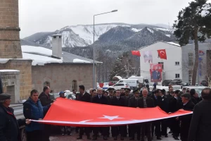 şehitliğe yürüyş