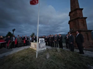ŞEHİTLİKTE DUA